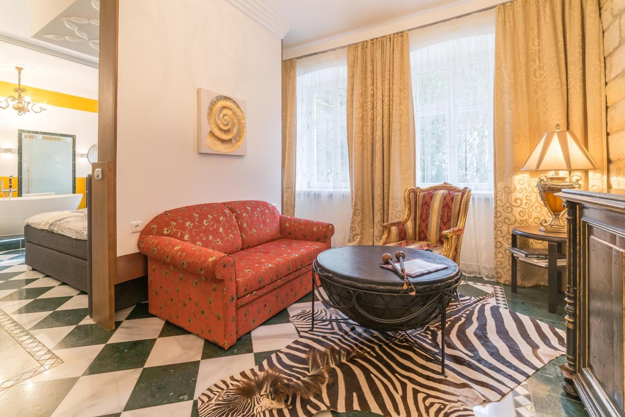 Charming Apartment With Terrace In Bad Schandau 55 Sqm Parking Exterior photo